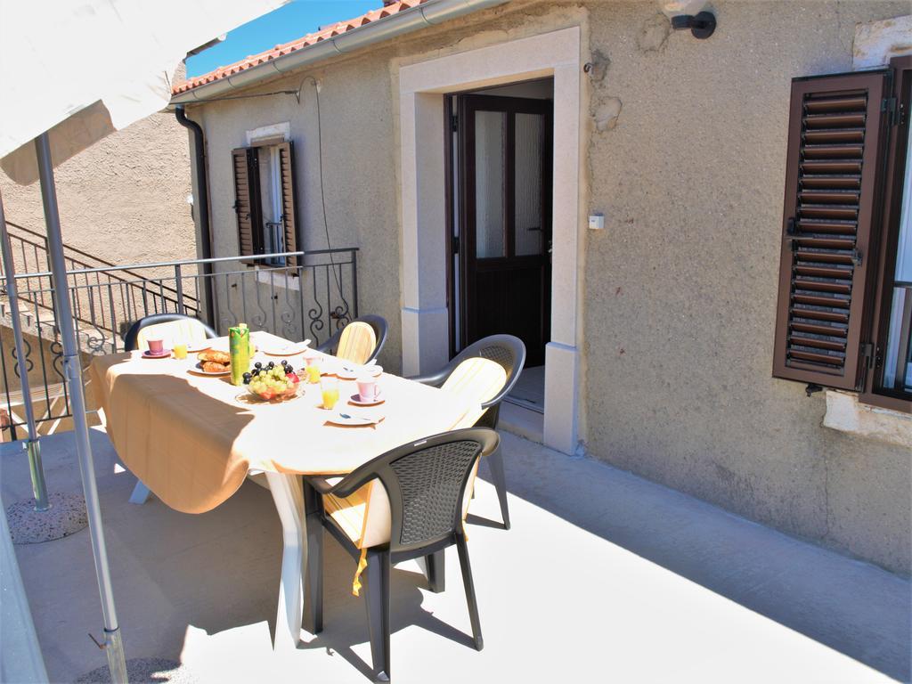 Apartment Rado Vrbnik Zewnętrze zdjęcie